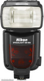 Nikon SB-900 (Foto: Kenrockwell.com)
