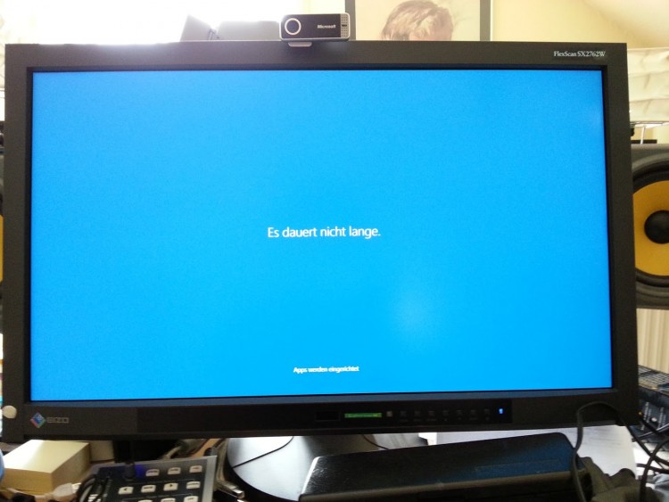 Keep Calm and install Windows 10 ...