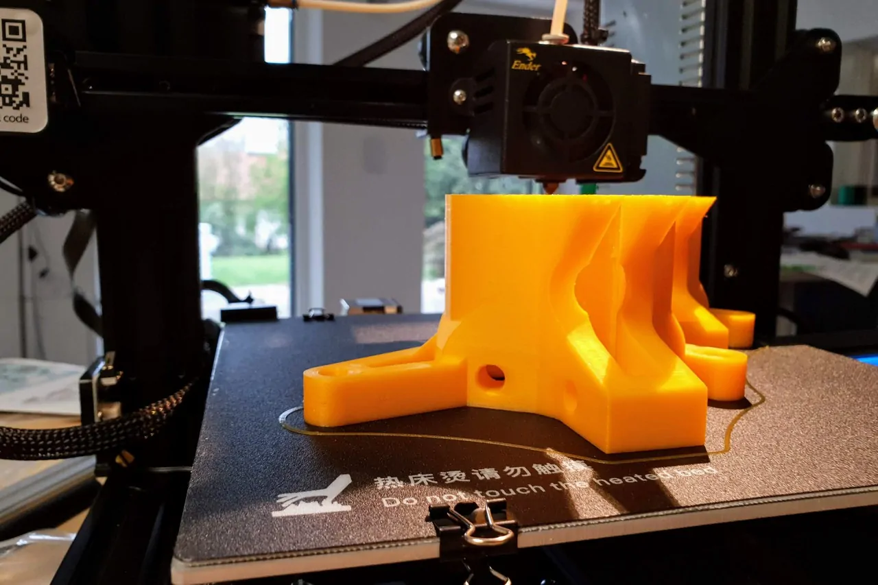 Mit dem Creality Ender 3 Druckteile für die MPCNC preiswert selber drucken