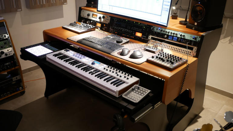 Zaor Miza 88 XL Flex- der perfekte Tisch fürs Studio